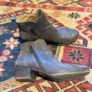 Lucky Brand // brown zip up booties // Size 9